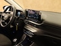 Hyundai Bayon 1.0 T-GDI Premium - NAVIGATIE - CAMERA - VOORSTOELEN VERWARMD - APPLE CARPLAY/ ANDROID AUTO - CLIMATE CONTROL - DIGITAAL DASHBOARD - STUUR VERWARMD - PARKEERSENSOREN ACHTER - 17 INCH LICHT METALEN VELGEN