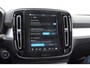 Volvo XC40 B4 211PK Automaat Plus Dark / Adaptive cruise control / Elektrische stoelen / Harman Kardon audio / Pilot assist / BLIS / Stoel en stuur verwarming / Elektrische achterklep / Parkeersensoren met camera / Google infotainment
