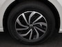 Volkswagen Polo 1.0 TSI Life Edition 95 PK | Keyless access | Apple Carplay draadloos | Camera | Navigatie | 15" Lichtmetalen velgen | LED Koplampen | Android Auto draadloos | Parkeersensoren | Adaptive cruise control |