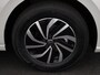 Volkswagen Polo 1.0 TSI Life Edition 95 PK | Keyless access | Apple Carplay draadloos | Camera | Navigatie | 15" Lichtmetalen velgen | LED Koplampen | Android Auto draadloos | Parkeersensoren | Adaptive cruise control |