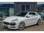 Porsche Cayenne Coupé 3.0 E-Hybrid 462PK Krijtgrijs SportDesign Luchtvering Lightweight Package Carbon Dak 4-wielsturing NLauto