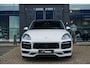 Porsche Cayenne Coupé 3.0 E-Hybrid 462PK Krijtgrijs SportDesign Luchtvering Lightweight Package Carbon Dak 4-wielsturing NLauto