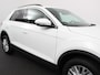 Volkswagen T-Roc 1.5 TSI 150pk DSG Life | Navigatie | Apple Carplay/Android Auto | Adaptive Cruise Control | Trekhaak | Parkeersensoren | Stoelverwarming | Ledverlichting | Getinte ramen | Climate Control |