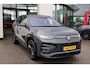 Volkswagen Tayron 1.5 eHybrid R-Line Edition VOL NL auto 1e eigenaar panoramadak leder blackstyle elektrische stoelverstelling + geheugen area view comfort pakket assistentie pakket plus design pakket plus met LED matrix 20" LMV stoelverwarming en ventilatie etc. nieuw door ons geleverd en onderhouden 48 maanden 100.000km garantie