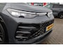 Volkswagen Tayron 1.5 eHybrid R-Line Edition VOL NL auto 1e eigenaar panoramadak leder blackstyle elektrische stoelverstelling + geheugen area view comfort pakket assistentie pakket plus design pakket plus met LED matrix 20" LMV stoelverwarming en ventilatie etc. nieuw door ons geleverd en onderhouden 48 maanden 100.000km garantie
