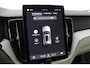 Volvo XC60 T8 Plug-in hybrid Ultra Dark | FACELIFT | Luchtvering | Bowers&Wilkins | 22 Inch | Massage+Ventilatie | Gelamineerd Glas