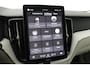 Volvo XC60 T8 Plug-in hybrid Ultra Dark | FACELIFT | Luchtvering | Bowers&Wilkins | 22 Inch | Massage+Ventilatie | Gelamineerd Glas