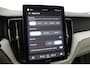 Volvo XC60 T8 Plug-in hybrid Ultra Dark | FACELIFT | Luchtvering | Bowers&Wilkins | 22 Inch | Massage+Ventilatie | Gelamineerd Glas