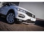 Volkswagen T-Roc 1.5 TSI Style | Cruise control adaptief | Lichtmetalen velgen 17" | Navigatiesysteem full map