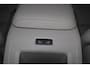 Volvo XC60 T8 Recharge Ultra Dark - Luchtvering - Panorama/schuifdak - IntelliSafe Assist & Surround - 360º Camera - Bowers & Wilkins audio - Adaptieve LED koplampen - Verwarmde voorstoelen, stuur & achterbank - Parkeersensoren voor & achter - Elektr. bedienb. voorstoelen met geheugen - Head up display - Draadloze tel. lader - Extra getint glas - Elektr. inklapbare trekhaak - 22' LMV