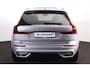 Volvo XC60 T8 Recharge Ultra Dark - Luchtvering - Panorama/schuifdak - IntelliSafe Assist & Surround - 360º Camera - Bowers & Wilkins audio - Adaptieve LED koplampen - Verwarmde voorstoelen, stuur & achterbank - Parkeersensoren voor & achter - Elektr. bedienb. voorstoelen met geheugen - Head up display - Draadloze tel. lader - Extra getint glas - Elektr. inklapbare trekhaak - 22' LMV