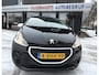 Peugeot 208 Benzine 5-Deurs Zwart * Airco * Cruise Control * KM Autopas * Achterspoiler * Stuurbekrachtiging * Abs * Vingerhoets; Vierde generatie Eersteklas Service !