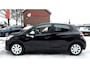 Peugeot 208 Benzine 5-Deurs Zwart * Airco * Cruise Control * KM Autopas * Achterspoiler * Stuurbekrachtiging * Abs * Vingerhoets; Vierde generatie Eersteklas Service !