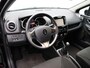 Renault Clio Estate 90pk TCe Night&Day | Trekhaak | Dealer onderhouden! | Airco | Navigatie | Lichtmetalen velgen | Cruise Control | Parkeersensoren achter |