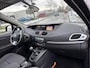 Renault Scenic 1.6-16V Celsium 6-Bak 110 PK. Mooie en als nieuw rijdende auto van de eerste eigenaar !!! Slechts 125.000 KM !!