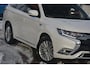 Mitsubishi Outlander 2.4 PHEV S-Edition | Schuif-kanteldak | Leer | Keyless | 360 camera | DAB+ | Dodehoek assist | LDW |