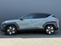Hyundai Kona New |1.6 GDI HEV 141pk DCT Premium Sky | Schuif -kanteldak | Navigatie | Stoelventilatie | Stoel & Stuurverwarming | BOSE Speakers