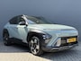 Hyundai Kona New |1.6 GDI HEV 141pk DCT Premium Sky | Schuif -kanteldak | Navigatie | Stoelventilatie | Stoel & Stuurverwarming | BOSE Speakers