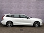 Volvo V60 2.0 T6 Plug-in hybrid AWD Plus Dark | Trekhaak | Adaptive Cruise Control | Stuurverwarming | Stoelverwarming voor & achter | Power Seats met Memory | Sportstoelen | BLIS |