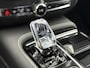 Volvo V60 2.0 T6 Plug-in hybrid AWD Plus Dark | Trekhaak | Adaptive Cruise Control | Stuurverwarming | Stoelverwarming voor & achter | Power Seats met Memory | Sportstoelen | BLIS |