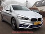 BMW 2-Serie Active Tourer 220i Sportline HEADUP/TREKHAAK/SPORTLEER/CAMERA
