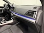 Audi Q5 55 TFSI e quattro 3x S-Line PANO/LUCHTVERING/TREKHAAK/HEAD-UP/ACC/360CAMERA/KEYLESS/20"AUDI-SPORT/MATRIX/VIRTUAL/SFEER/BLACK-OPTIC/GLETSCHER-WEIS METALLIC/VOLLEDIG AUDI DEALER HISTORIE