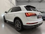 Audi Q5 55 TFSI e quattro 3x S-Line PANO/LUCHTVERING/TREKHAAK/HEAD-UP/ACC/360CAMERA/KEYLESS/20"AUDI-SPORT/MATRIX/VIRTUAL/SFEER/BLACK-OPTIC/GLETSCHER-WEIS METALLIC/VOLLEDIG AUDI DEALER HISTORIE