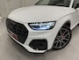 Audi Q5 55 TFSI e quattro 3x S-Line PANO/LUCHTVERING/TREKHAAK/HEAD-UP/ACC/360CAMERA/KEYLESS/20"AUDI-SPORT/MATRIX/VIRTUAL/SFEER/BLACK-OPTIC/GLETSCHER-WEIS METALLIC/VOLLEDIG AUDI DEALER HISTORIE