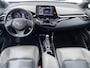 Toyota C-HR 1.8 Hybrid Executive Edition Stoelverwarming, JBL, parkeersensoren v&a, achteruitrij camera, dodehoek detectie, keyless, apple Carplay en/of Android auto navigatie