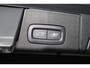 Volvo XC60 T8 Recharge AWD Ultimate Dark - Panorama/schuifdak - IntelliSafe Assist & Surround - 360º Camera - Verwarmde voorstoelen, stuur & achterbank - Parkeersensoren voor & achter - Elektr. bedienb. voorstoelen met geheugen - Draadloze tel. lader - Head up display - Extra getint glas - 21' LMV