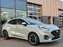 Ford Puma 1.0 EcoBoost Hybrid ST-Line X 155PK Automaat Afn. Trekhaak Winterpack Adaptieve Cruise Camera B&O Keyless Climate Privacy Glass *Compleet*