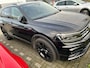 Volkswagen Tiguan 1.5 TSI ACT Highline Business R | 19 inch velgen | Trekhaak | head-up display | Panoramadak | Elektrische achterklep |