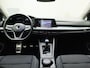 Volkswagen Golf 1.5TSI/150PK Style · Navigatie · Camera + Parkeersensoren · Stoel- & stuurverwarming · Garantie t/m 24-01-2027 of 100.000km
