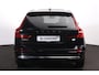 Volvo XC60 T6 Recharge AWD Plus Bright - Panorama/schuifdak - IntelliSafe Assist - Adaptieve LED koplampen - Parkeercamera achter - Verwarmde voorstoelen, stuur & achterbank - Parkeersensoren voor & achter - Elektr. bedienb. voorstoelen met geheugen - Draadloze tel. lader - Standkachel - Extra getint glas - Elektr. inklapbare trekhaak - 19' LMV