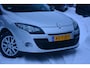 Renault Megane Estate 1.6 Parisienne Nette Megane 1.6 stw zeer goed onderhouden laatste beurt bij 156343 riem vv bij 139182 met oa cruise control airco cv trekhaak navigatie lmv