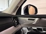 Volvo XC90 T8 AWD Recharge Ultra Dark Vol! | Bowers & Wilkins | Luchtvering | Stoelventilatie | Trekhaak | 360 Camera | Head-Up Display | Stoelmassage | 455pk | Adaptieve Cruise Control | Stoelverwarming voor+achter | Stuurwielverwarming | Schuifdak | 22 Inch | Full LED Matrix meesturende koplampen | Pilot Assist | BLIS Dode Hoek Detectie | Alcantara hemelbekleding | Lederen handgrepen en zonnekleppen | Elektrische voorstoelen geheugen | Nappa Lederen bekleding | Zitting verlenging voorstoelen | Keyless Drive | Parkeersensoren voor+achter | Privacy Glass | Elektrisch bedienbare achterklep | Geïntegreerde zongordijnen achterportieren | Geïntegreerd kinderzitje achterin | Verlichte instaplijsten | 7-Persoons | 4-Zone Climate Control | DAB Radio | Apple Carplay/Android Auto | Alarm Klasse III | Draadloos telefoon opladen | Volvo On Call met mobiele App functie | Bright Dusk Metallic |