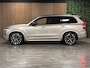 Volvo XC90 T8 AWD Recharge Ultra Dark Vol! | Bowers & Wilkins | Luchtvering | Stoelventilatie | Trekhaak | 360 Camera | Head-Up Display | Stoelmassage | 455pk | Adaptieve Cruise Control | Stoelverwarming voor+achter | Stuurwielverwarming | Schuifdak | 22 Inch | Full LED Matrix meesturende koplampen | Pilot Assist | BLIS Dode Hoek Detectie | Alcantara hemelbekleding | Lederen handgrepen en zonnekleppen | Elektrische voorstoelen geheugen | Nappa Lederen bekleding | Zitting verlenging voorstoelen | Keyless Drive | Parkeersensoren voor+achter | Privacy Glass | Elektrisch bedienbare achterklep | Geïntegreerde zongordijnen achterportieren | Geïntegreerd kinderzitje achterin | Verlichte instaplijsten | 7-Persoons | 4-Zone Climate Control | DAB Radio | Apple Carplay/Android Auto | Alarm Klasse III | Draadloos telefoon opladen | Volvo On Call met mobiele App functie | Bright Dusk Metallic |