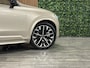 Volvo XC90 T8 AWD Recharge Ultra Dark Vol! | Bowers & Wilkins | Luchtvering | Stoelventilatie | Trekhaak | 360 Camera | Head-Up Display | Stoelmassage | 455pk | Adaptieve Cruise Control | Stoelverwarming voor+achter | Stuurwielverwarming | Schuifdak | 22 Inch | Full LED Matrix meesturende koplampen | Pilot Assist | BLIS Dode Hoek Detectie | Alcantara hemelbekleding | Lederen handgrepen en zonnekleppen | Elektrische voorstoelen geheugen | Nappa Lederen bekleding | Zitting verlenging voorstoelen | Keyless Drive | Parkeersensoren voor+achter | Privacy Glass | Elektrisch bedienbare achterklep | Geïntegreerde zongordijnen achterportieren | Geïntegreerd kinderzitje achterin | Verlichte instaplijsten | 7-Persoons | 4-Zone Climate Control | DAB Radio | Apple Carplay/Android Auto | Alarm Klasse III | Draadloos telefoon opladen | Volvo On Call met mobiele App functie | Bright Dusk Metallic |