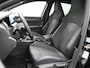 Volkswagen Golf 1.5 eTSI R-Line Automaat - Panoramaschuif-kanteldak - IQ light - Navigatie - Stoelverwarming - Camera - Side Assist