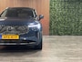 Volvo XC90 T8 AWD Recharge Ultra Bright Luchtvering | Trekhaak | 360 Camera | Head-Up Display | Harman Kardon | 455pk | Adaptieve Cruise Control | Stoelverwarming voor+achter | Stuurwielverwarming | Schuifdak | Full LED Meesturende koplampen | Pilot Assist | BLIS Dode Hoek Detectie | Alcantara hemelbekleding | Lederen zonnekleppen en handgrepen | Elektrische voorstoelen geheugen | Cardamom Quilted bekleding | Zitting verlenging voorstoelen | Lederen dashboard | 21 Inch | Google Infotainment | Keyless Drive | Privacy Glass | Elektrisch bedienbare achterklep | Geïntegreerd kinderzitje achterin | Geïntegreerde zongordijnen achterportieren | Verlichte instaplijsten | 7-Persoons | 4-Zone Climate Control | DAB Radio | Apple Carplay/Android Auto | Alarm Klasse III | Draadloos telefoon opladen | Denim Blue Metallic |