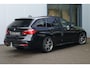 BMW 3-Serie Touring 318i M Sport / Panorama / Trekhaak / Camera
