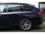 BMW 3-Serie Touring 318i M Sport / Panorama / Trekhaak / Camera