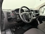 Opel Movano 2.2HDI 140PK Bakwagen | Laadklep | Euro 6 | Airco | Camera | 3-Persoons | Dakspoiler