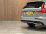 Volvo V60 B4 Plus Dark Trekhaak | Schuifdak | Adaptieve Cruise Control | Stoelverwarming voor+achter | Stuurwielverwarming | Full LED Meesturende koplampen | Pilot Assist | BLIS Dode Hoek Detectie | Parkeercamera | Elektrische voorstoelen geheugen | Lederen bekleding | Zitting verlenging voorstoelen | 18 Inch | Google Infotainment | Keyless Drive | Privacy Glass | Parkeersensoren voor+achter | Breedstralers in voorbumper | Elektrisch bedienbare achterklep | DAB Radio | Apple Carplay/Android Auto | Draadloos telefoon opladen | Volvo On Call met mobiele App functie | Vapour Grey Metallic |