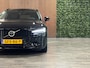 Volvo V60 T6 AWD Recharge Ultra Dark Schuifdak | Trekhaak | Head-Up Display | Harman Kardon | Adaptieve Cruise Control | Stoelverwarming voor+achter | Stuurwielverwarming | Full LED Meesturende koplampen | Pilot Assist | BLIS Dode Hoek Detectie | Parkeercamera | Elektrische voorstoelen geheugen | Lederen bekleding | Zitting verlenging voorstoelen | Lederen dashboard | 18 Inch | Google Infotainment | Keyless Drive | Parkeersensoren voor+achter | Privacy Glass | Elektrisch bedienbare achterklep | DAB Radio | Apple Carplay/Android Auto | Volvo On Call met mobiele App functie | Onyx Black Metallic |