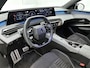 Peugeot E-3008 SUV GT Avantage 73 kWh 210pk | 526km WLTP Actieradius | Navigatie | 360° camera | Leder/Alcantara | FOCAL Premium HiFi | Adaptieve cruise control | Handsfree achterklep | Matrix LED koplampen | Stoel- en stuurverwarming | Keyless | Draadloze Apple Carplay / Android Auto + telefoonlader | Dodehoeksensor | Parkeersensoren v+a | Donker getint glas | 20" Lichtmetalen velgen |