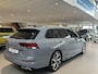 Volkswagen Golf Variant 1.5 eTSI R-Line Business+ | Panoramisch dak | Harman & Kardon Audio | Camera | Elektrische achterklep | Heads-up display |