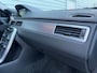 Volvo V70 D3 150PK Dynamic Edition / Bi-Xenon / Elektrische bestuurders stoel / 17" Velgen /