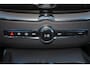 Volvo XC60 T5 R-Design - Panorama/schuifdak - Adaptieve LED koplampen - Parkeercamera achter - Verwarmde voorstoelen - Parkeersensoren voor & achter - Head up display - Cruise control - Extra getint glas - Elektr. inklapbare trekhaak - 19' LMV