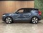 Volvo XC40 Recharge Twin AWD Plus Trekhaak | 408pk | All Season banden | Adaptieve Cruise Control | Stoel en Stuurwielverwarming | 19 inch | Parkeercamera | Pilot Assist | BLIS Dode Hoek Detectie | Leder/Alcantara R-Design bekleding met wit stiksel en bies | Zitting verlenging voorstoelen | Google Infotainment | Keyless Drive | Parkeersensoren voor+achter | Warmtepomp | Privacy Glass | Elektrisch bedienbare achterklep | Apple Carplay/Android Auto | Alarm Klasse III | Draadloos telefoon opladen | Volvo On Call met mobiele App functie | Denim Blue Metallic |